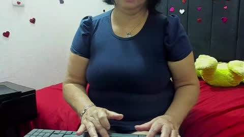 Snapshot of evaaross chatting on June 8, 1:33 pm Eva online show from June 8, 1:33 pm