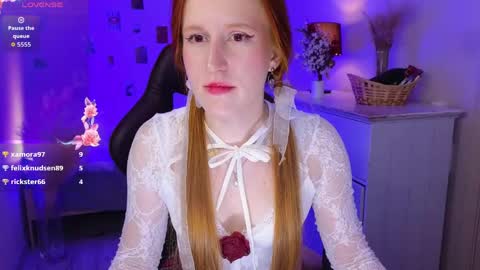 EvaBellea online show from June 3, 2:33 pm