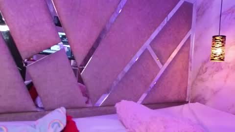 EvaBloom online show from November 29, 9:51 pm