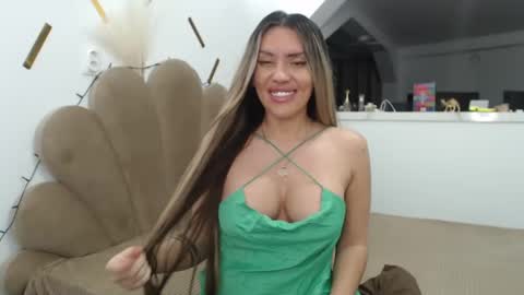 EvaBomb online show from December 11, 11:32 pm