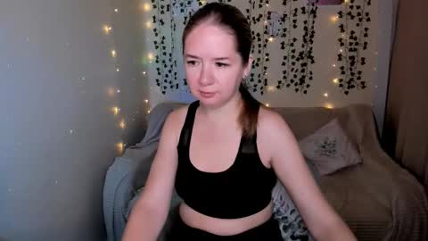 Snapshot of evabraunn_ chatting on October 20, 2:12 am Eva online show from October 20, 2:12 am