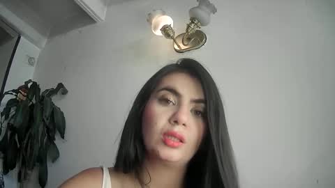 evacollins12 online show from February 4, 10:34 pm