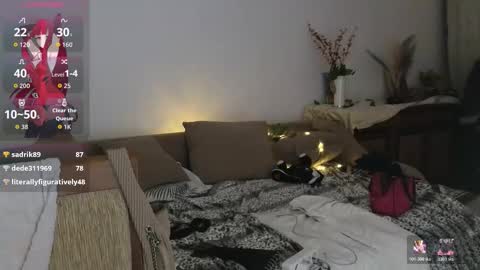 Eva online show from October 31, 2:51 pm