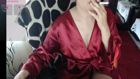 Snapshot of evadream1 chatting on April 9, 10:42 am EVADREAM online show from April 9, 10:42 am