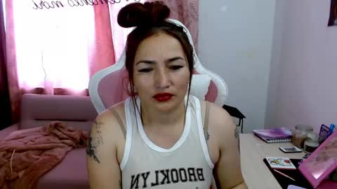 Snapshot of evagrays chatting on February 19, 7:05 pm Eva online show from February 19, 7:05 pm