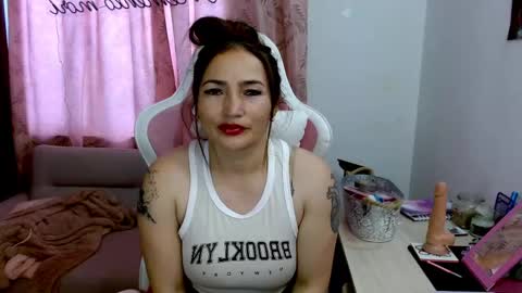 Snapshot of evagrays chatting on February 19, 10:09 pm Eva online show from February 19, 10:09 pm