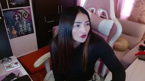 Snapshot of evagrays chatting on October 3, 9:34 pm Eva online show from October 3, 9:34 pm