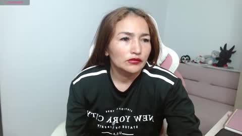 Snapshot of evagrays chatting on January 19, 4:33 pm Eva online show from January 19, 4:33 pm