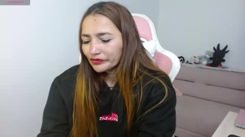 Snapshot of evagrays chatting on February 11, 9:20 pm Eva online show from February 11, 9:20 pm