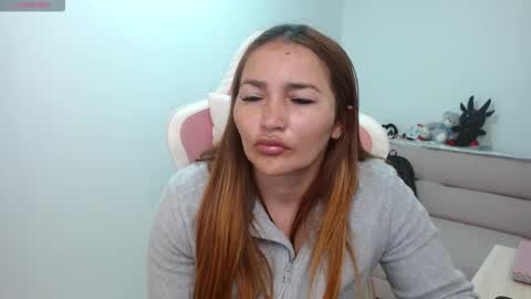 Snapshot of evagrays chatting on February 12, 8:37 pm Eva online show from February 12, 8:37 pm