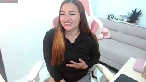 Snapshot of evagrays chatting on February 16, 8:05 pm Eva online show from February 16, 8:05 pm