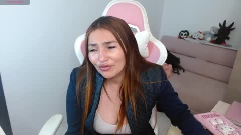 Snapshot of evagrays chatting on February 18, 1:23 am Eva online show from February 18, 1:23 am