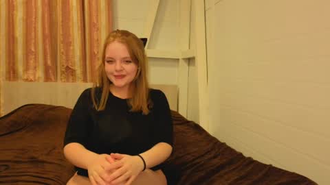 Snapshot of evaheart333 chatting on April 7, 8:09 pm Evaheart333 online show from April 7, 8:09 pm