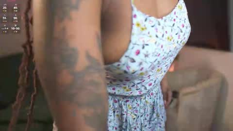 Snapshot of evajacksss_ chatting on January 9, 8:43 pm evajacksss_ online show from January 9, 8:43 pm