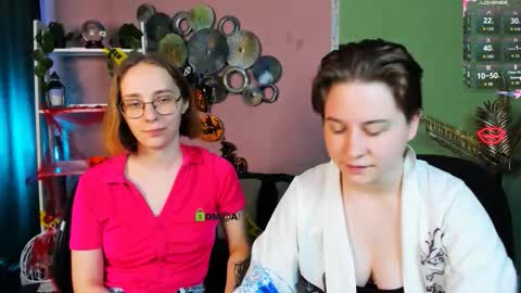 Snapshot of evalora_vei chatting on October 20, 5:52 am evalora online show from October 20, 5:52 am