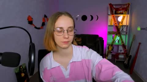 Snapshot of evalora_vei chatting on October 27, 6:50 am evalora online show from October 27, 6:50 am