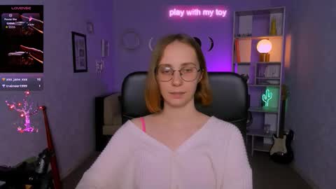 Snapshot of evalora_vei chatting on November 7, 3:23 pm evalora online show from November 7, 3:23 pm