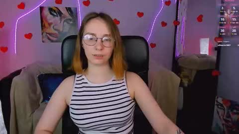 Snapshot of evalora_vei chatting on February 19, 1:29 pm evalora online show from February 19, 1:29 pm