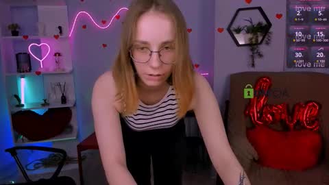 Snapshot of evalora_vei chatting on March 2, 6:48 pm evalora online show from March 2, 6:48 pm