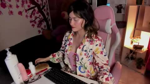 Snapshot of evalouisex_ chatting on May 21, 9:11 pm evalouisex_ online show from May 21, 9:11 pm