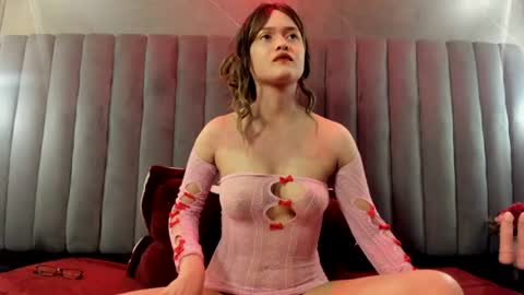 evalouisex_ online show from June 28, 8:48 pm