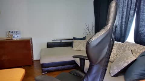 Snapshot of evamoon1 chatting on February 11, 10:04 am Eva Moon online show from February 11, 10:04 am