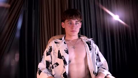 Snapshot of evan__joy chatting on February 9, 9:30 pm Evan online show from February 9, 9:30 pm