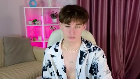 Snapshot of evan__joy chatting on February 25, 10:08 pm Evan online show from February 25, 10:08 pm