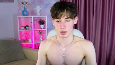 Snapshot of evan__joy chatting on February 28, 8:54 pm Evan online show from February 28, 8:54 pm