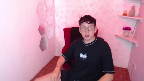 Snapshot of evan_connell chatting on March 20, 12:32 pm Evan online show from March 20, 12:32 pm