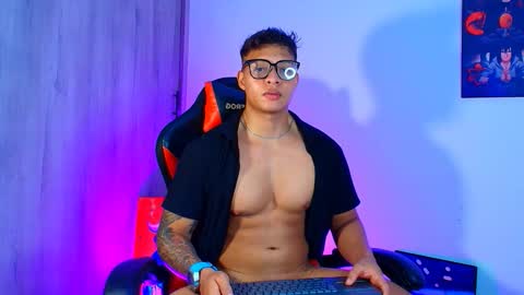 EVAN GREY online show from November 4, 6:45 am