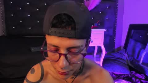 evan_smitt1 online show from September 10, 10:54 pm