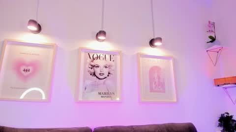 Snapshot of evan_voss chatting on November 12, 12:27 pm Evan voss help me get 200 likesindependent model online show from November 12, 12:27 pm