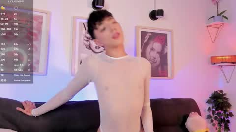 Evan voss  help me get 200 likesindependent model online show from March 7, 8:39 pm