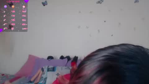 Snapshot of evangeline_lover chatting on June 24, 1:54 pm evangeline_lover online show from June 24, 1:54 pm