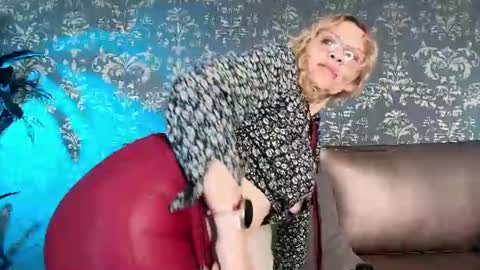 Call me Evangeline   online show from June 13, 8:51 pm