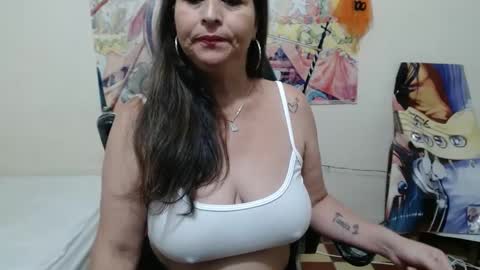 Snapshot of evangelinhotxxx33 chatting on December 24, 12:22 am Eva online show from December 24, 12:22 am