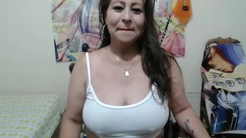Snapshot of evangelinhotxxx33 chatting on January 11, 9:15 pm Eva online show from January 11, 9:15 pm