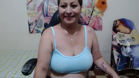Snapshot of evangelinhotxxx33 chatting on January 25, 12:06 am Eva online show from January 25, 12:06 am