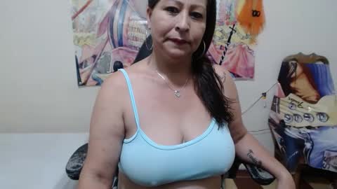 Snapshot of evangelinhotxxx33 chatting on February 12, 9:22 pm Eva online show from February 12, 9:22 pm