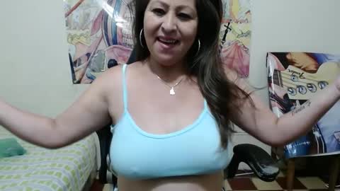 Snapshot of evangelinhotxxx33 chatting on March 1, 11:58 pm Eva online show from March 1, 11:58 pm