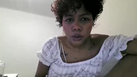 Snapshot of evangely15_ chatting on March 9, 9:52 pm evangely15_ online show from March 9, 9:52 pm