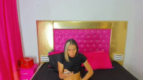 evanllelyne online show from December 17, 7:31 pm