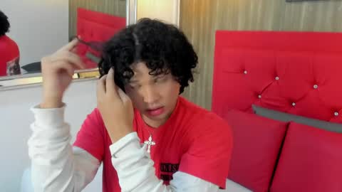 Snapshot of evannnight chatting on April 12, 3:22 am Evann online show from April 12, 3:22 am