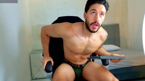 E V A N S online show from March 8, 10:35 pm