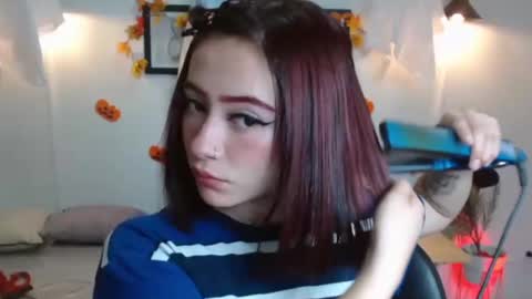 Evanssa lx online show from October 18, 1:01 pm