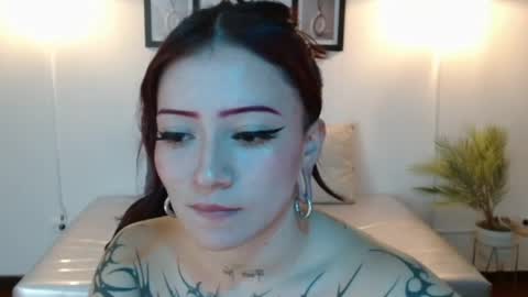 Evanssa lx online show from April 20, 8:21 pm