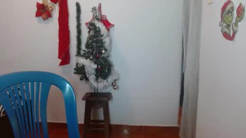 Victoria online show from December 15, 4:48 pm