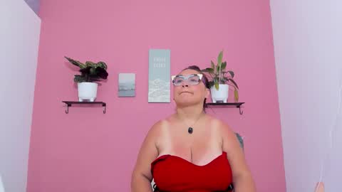 evapalmer_1 online show from September 30, 8:52 am