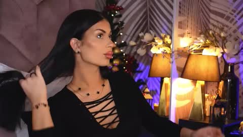 EvaRhea online show from December 18, 3:56 am